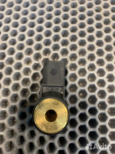 Датчик детонации Volkswagen Golf MK5 cdlc