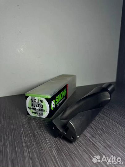 Сверло со сменными пластинами