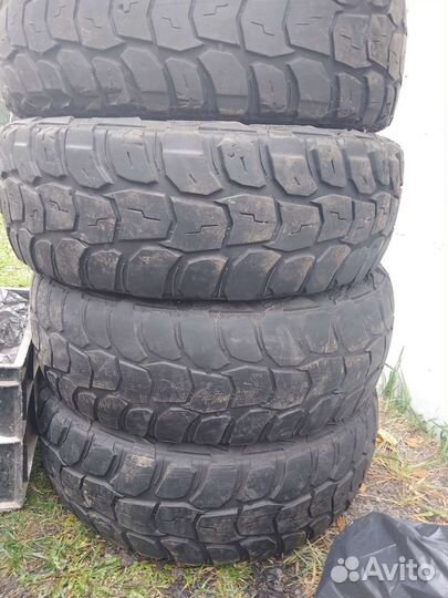 Kumho Road Venture M/T KL71 215/75 R15