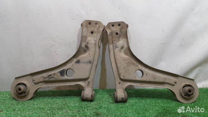 Рычаг передний левый Chevrolet Lacetti седан F16D3