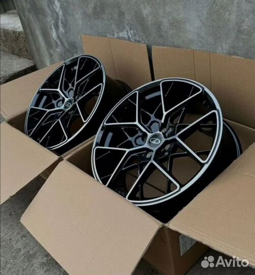 Новые диски R17 4/98 HRE Ff 10 Лада Приора Гранта