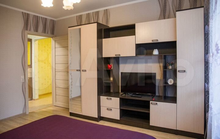 2-к. квартира, 56 м², 2/10 эт.