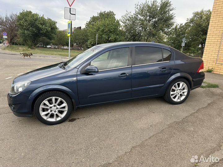 Opel Astra 1.8 AT, 2010, 200 000 км