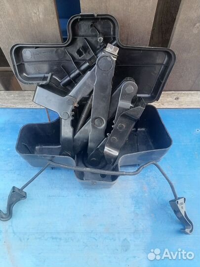 Домкрат на автомашину рено канго