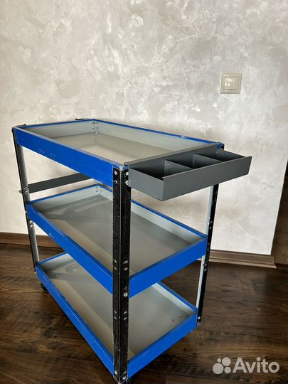 Тележка для инструмента на колесах