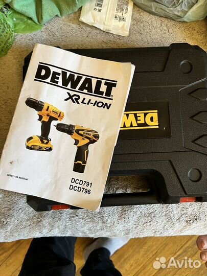 Аккумуляторная дрель шуруповерт dewalt DCD 791