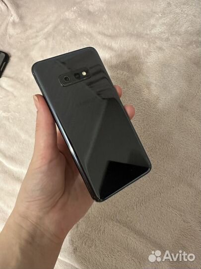 Телефон samsung galaxy s10e