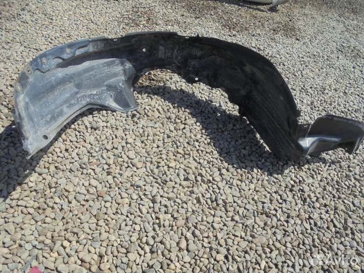 Подкрылок передний правый Toyota Corolla Spacio