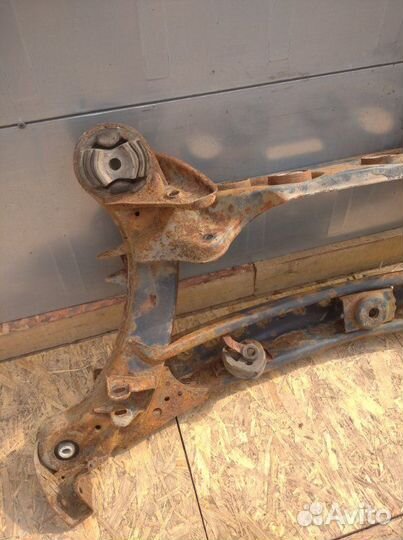 Балка подвески задняя Mercedes Benz W210 E-Klasse