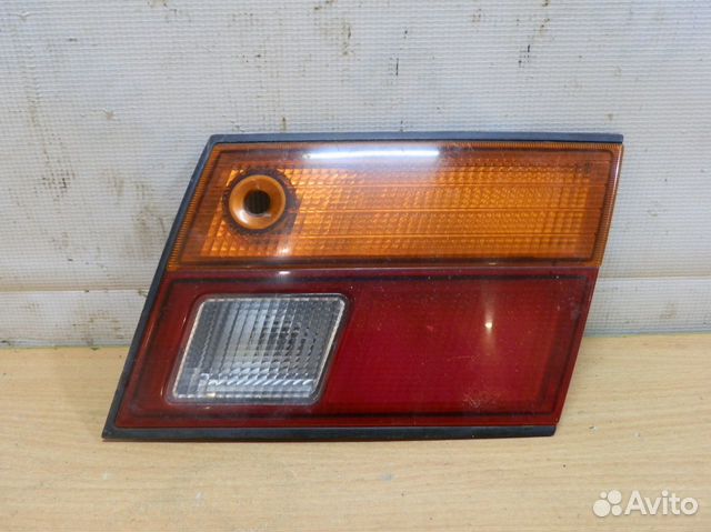 Задний прав фонарь крышки багажника Ниссан Санни Б