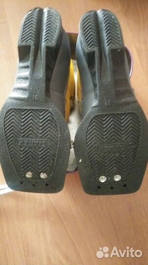 Детские лыжные ботинки