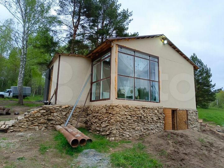 Дом 65 м² на участке 1,75 га