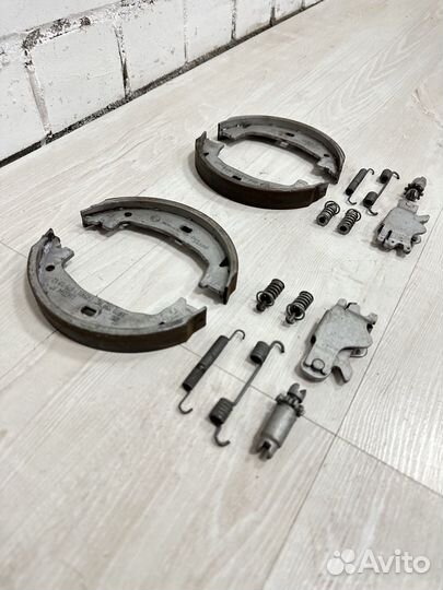 Колодки стояночного тормоза BMW E81 E90 F20 F30