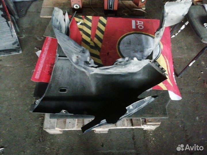 Крыло переднее правое Toyota Estima