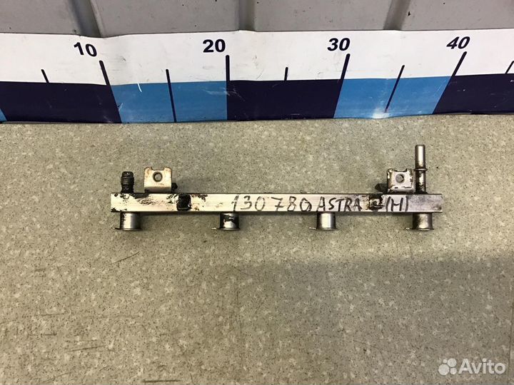 Рейка топливная (рампа) Opel Astra H Family 2004-2