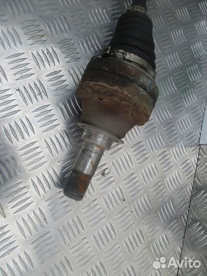 Полуось передняя Фольксваген Туарег 3.0d