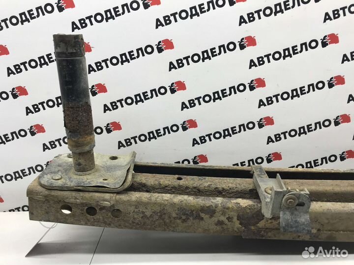 Усилитель заднего бампера Lincoln Town Car FN145