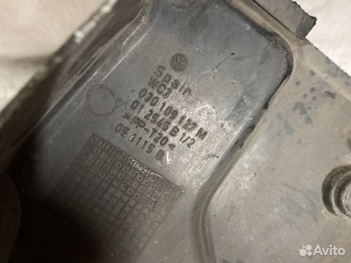 Кожух ремня грм Volkswagen Polo 3 030109127M