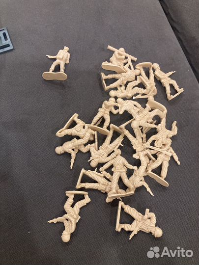 Солдатики,знак stop