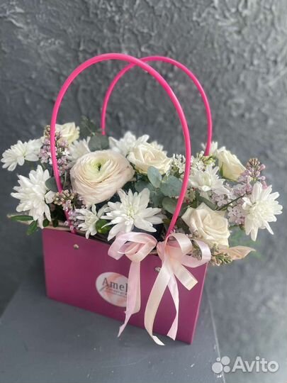 Цветы букет сумочка с эвкалиптом Казань