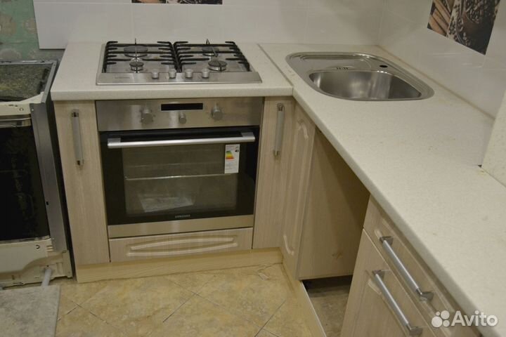 Установка вытяжек. Установка варочных панелей