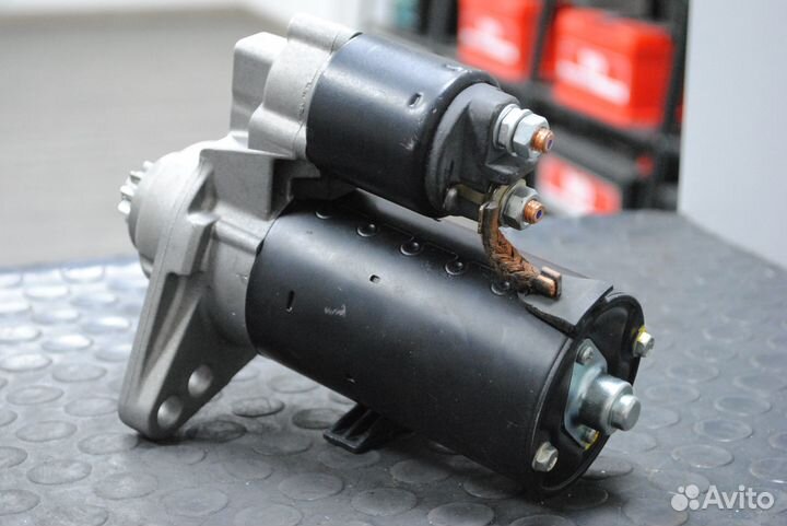 Стартер Volkswagen Transporter T5 1.9 TDi