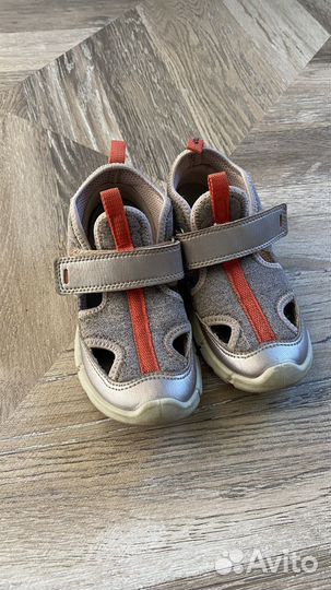 Кроссовки для девочки или мальчика 26 р ecco