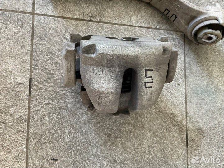 Суппорт передний правый Jaguar F-Pace X761 AJ126