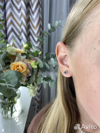 Золотые серьги с топазами и бриллиантами