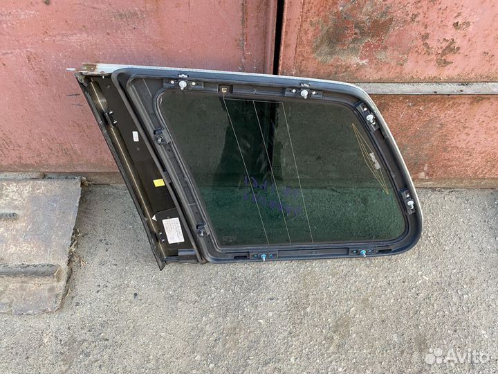Форточка задняя правая VW Touareg GP