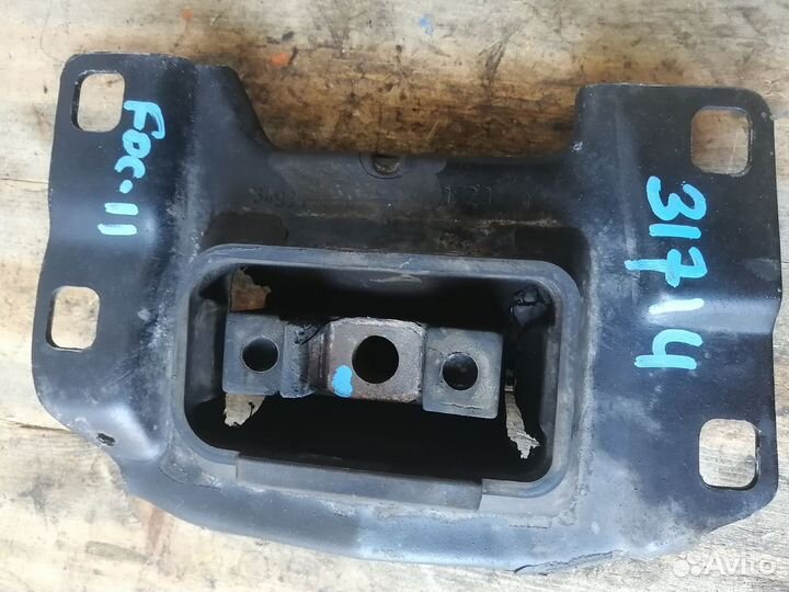Опора двигателя левая Ford Focus 2