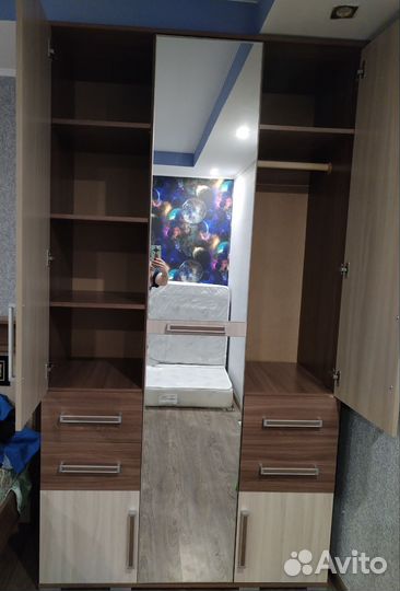 Шкаф распашной