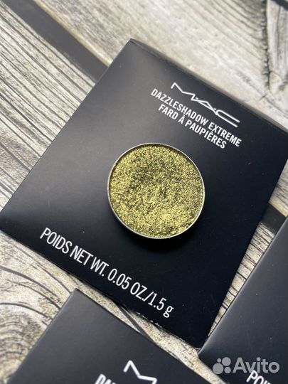 Тени MAC emeral cut, celebutante, joie de glitz