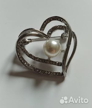 Броши разные и очень красивые)