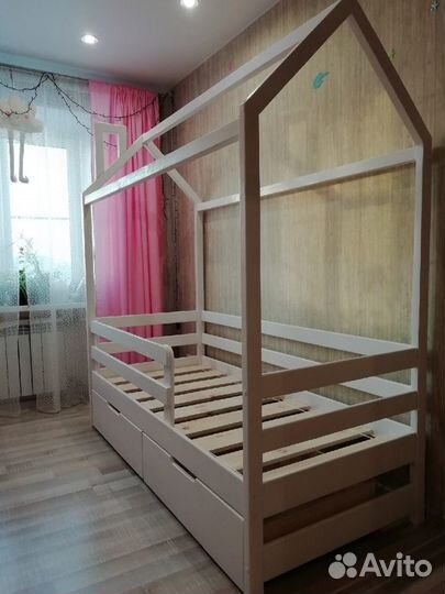 Детская кровать домик