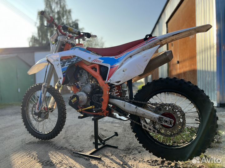 Мотоцикл BSE (300 кубов, водянка)