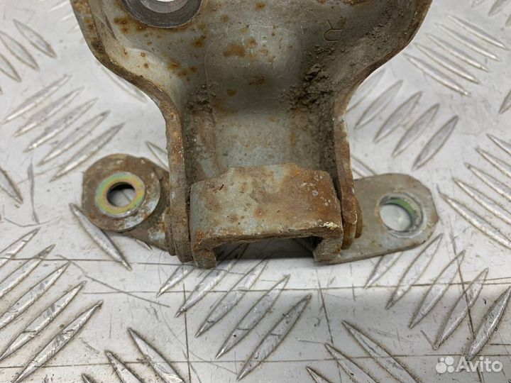 Б/У петля двери передний левый Mazda Demio DW3W B3