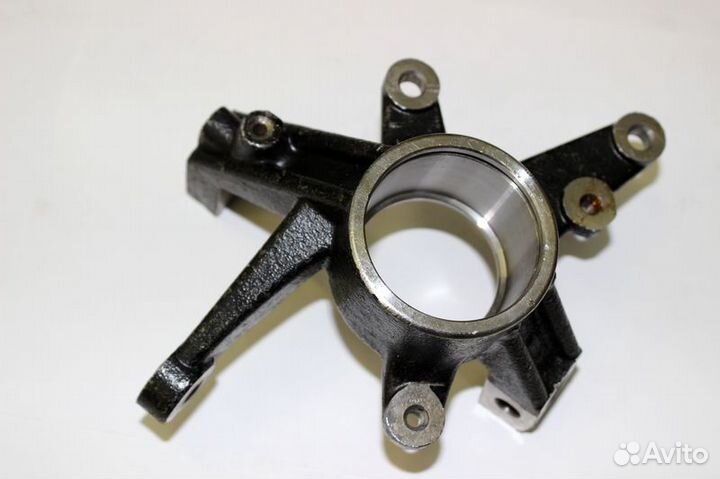 Кулак поворотный лев/прав CF Moto 500/X5/X6