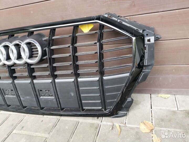 Решетка радиатора Audi Q3 2 2018