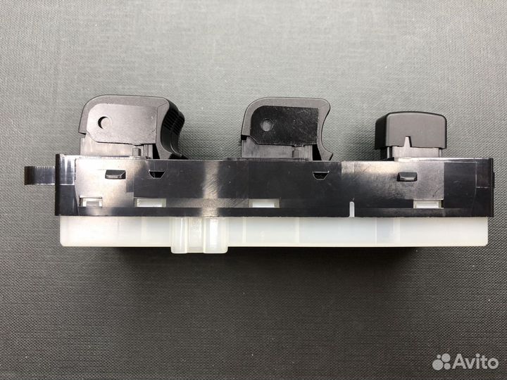 Кнопки стеклоподъемника Nissan Qashqai