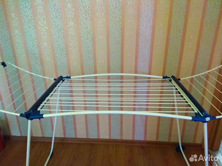 Сушилка на колесах складная