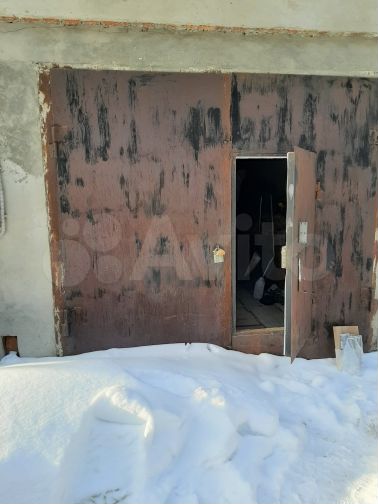 Гараж, > 30 м²