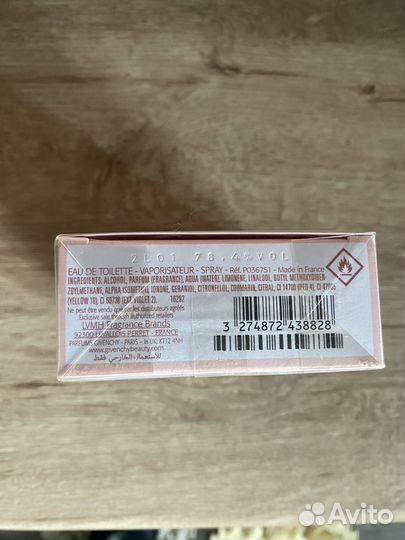 Парфюмерная вода givenchy