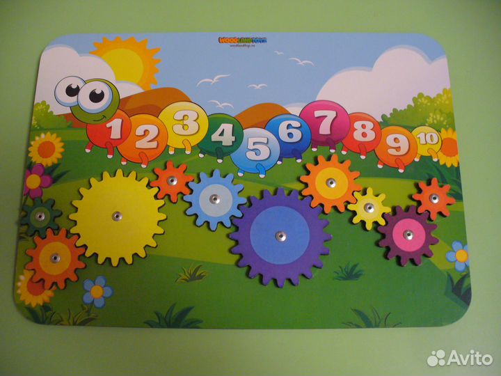 Деревяннные игрушки и космический песок