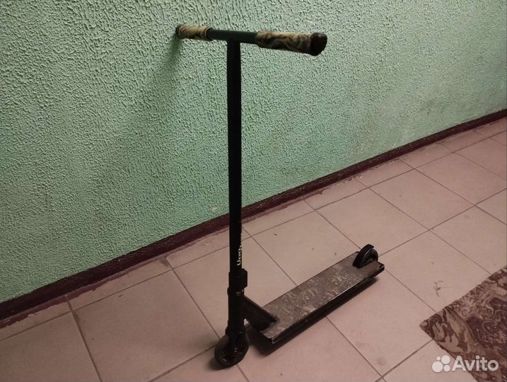 Трюковой самокат (стрит)