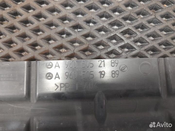 Накладка на радиатор Mercedes-Benz Actros