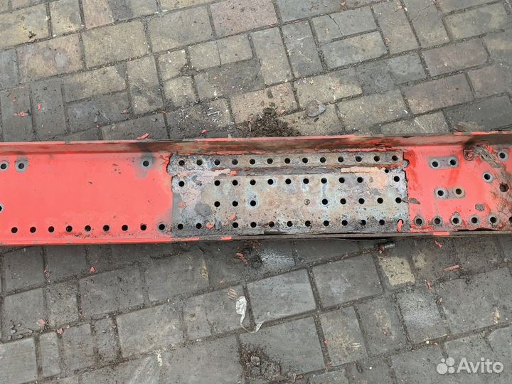 Лонжерон левый Volvo FH