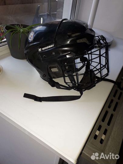 Шлем хоккейный