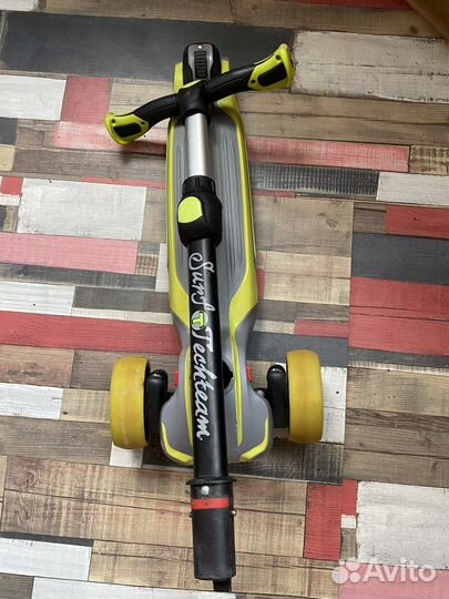 Детский трехколесный самокат