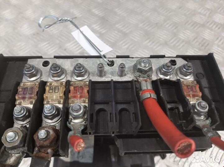 Блок предохранителей Volkswagen Touran 2005